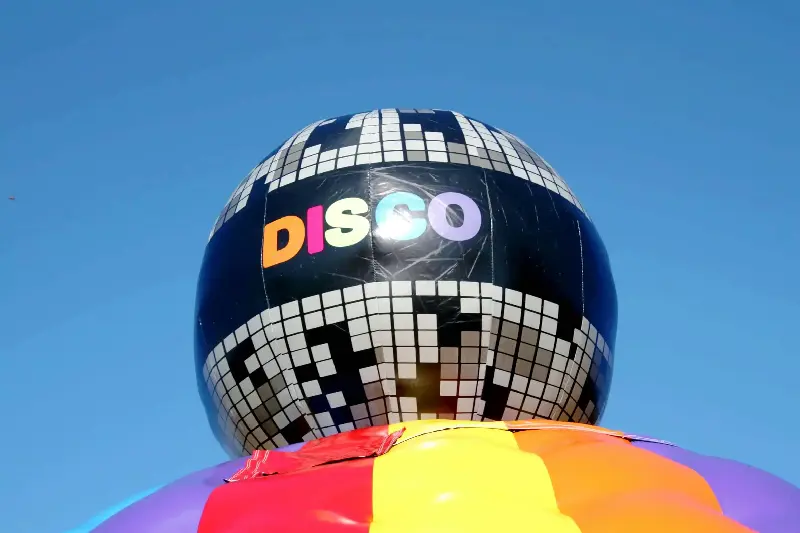 Réserver boule disco